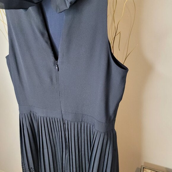 Banana Republic Dress Womens 00P Pleated Laser Cut Sleeveless - Picture 6 of 8